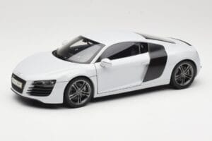 Audi R8 Type 42 Suzuka Grey Kyosho 1:18 09213SG Метал