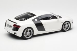 Audi R8 Type 42 Бял Kyosho 1:18 09213W Метал — снимка 3 от 8