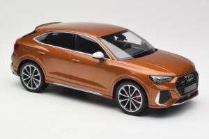 Audi RS Q3 Sportback 8U Brown Metallic Minichamps 1:18 155018104 Метал — снимка 4 от 6