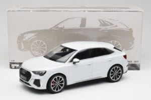 Audi RS Q3 F3 Sportback Glacier White Metallic Minichamps 1:18 155018105 Метал — снимка 6 от 6