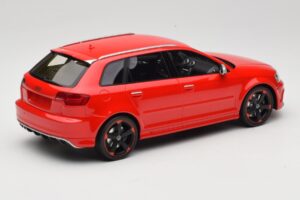 Audi RS3 8P Sportback Червен DNA 1:18 DNA000056 Смола — снимка 2 от 6