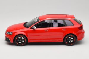 Audi RS3 8P Sportback Червен DNA 1:18 DNA000056 Смола — снимка 3 от 6