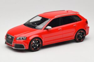 Audi RS3 8P Sportback Червен DNA 1:18 DNA000056 Смола