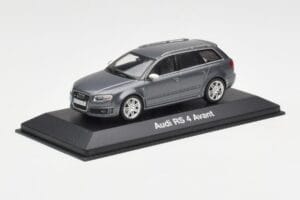 Audi RS4 B7 Avant Сив Minichamps 1:43 5010509223 Метал — снимка 2 от 4