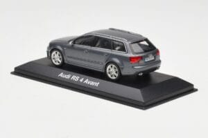 Audi RS4 B7 Avant Сив Minichamps 1:43 5010509223 Метал — снимка 3 от 4