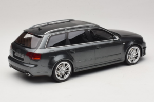 Audi RS4 B7 Сив Otto 1:18 OT721 Смола — снимка 2 от 6