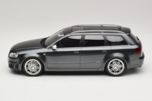 Audi RS4 B7 Сив Otto 1:18 OT721 Смола — снимка 3 от 6