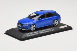 Audi RS4 B8 Avant Nogaro Blue Коледна Селекция 2014 Minichamps 1:43 AUDI003 Метал — снимка 2 от 4