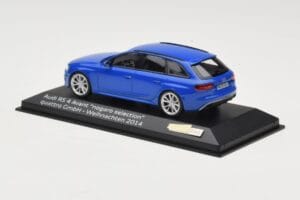 Audi RS4 B8 Avant Nogaro Blue Коледна Селекция 2014 Minichamps 1:43 AUDI003 Метал — снимка 3 от 4