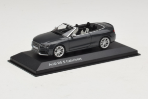 Audi RS5 B8 Кабриолет Daytona Gray Minichamps 1:43 5011215323 Метал — снимка 2 от 4