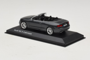 Audi RS5 B8 Кабриолет Daytona Gray Minichamps 1:43 5011215323 Метал — снимка 3 от 4