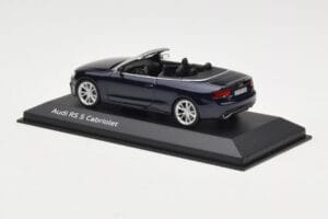 Audi RS5 B8 Кабриолет Estoril Blue Minichamps 1:43 5011215313 Метал — снимка 3 от 4
