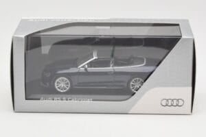 Audi RS5 B8 Кабриолет Estoril Blue Minichamps 1:43 5011215313 Метал — снимка 4 от 4