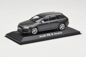 Audi RS6 C5 Avant Daytona Grey Minichamps 1:43 5010710233 Метал — снимка 2 от 4