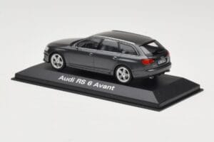 Audi RS6 C5 Avant Daytona Grey Minichamps 1:43 5010710233 Метал — снимка 3 от 4