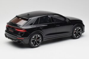 Audi RSQ8 Night Черен GT Spirit 1:18 GT305 Смола — снимка 2 от 6