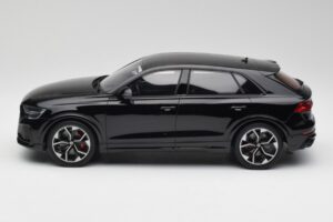 Audi RSQ8 Night Черен GT Spirit 1:18 GT305 Смола — снимка 3 от 6