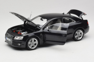 Audi S5 B8 Coupe Черен Norev 1:18 188360 Метал — снимка 2 от 8