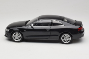 Audi S5 B8 Coupe Черен Norev 1:18 188360 Метал — снимка 4 от 8