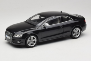 Audi S5 B8 Coupe Черен Norev 1:18 188360 Метал