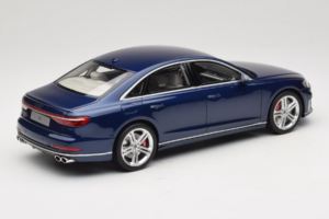 Audi S8 D5 Синьо GT Spirit 1:18 GT313 Смола — снимка 2 от 6