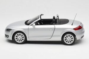 Audi TT 8J Roadster Светло Сребърен Minichamps 1:18 5010500515 Метал — снимка 4 от 8