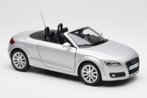 Audi TT 8J Roadster Светло Сребърен Minichamps 1:18 5010500515 Метал — снимка 6 от 8
