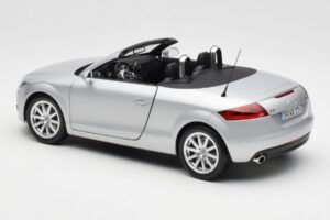 Audi TT 8J Roadster Светло Сребърен Minichamps 1:18 5010500515 Метал — снимка 7 от 8