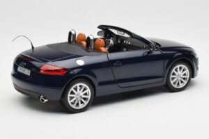Audi TT 8J Roadster Дълбокосин Minichamps 1:18 5010500525 Метал — снимка 3 от 8