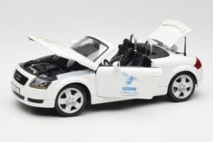 Audi TT 8N Кабриолет Бял Maisto 1:18 56065 Метал — снимка 2 от 8