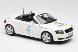 Audi TT 8N Кабриолет Бял Maisto 1:18 56065 Метал — снимка 6 от 8