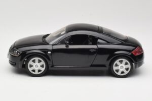 Audi TT 8N Черен Revell 1:18 08953 Метал — снимка 4 от 8