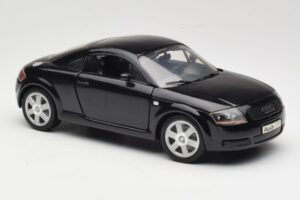 Audi TT 8N Черен Revell 1:18 08953 Метал — снимка 6 от 8