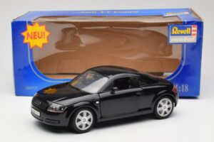 Audi TT 8N Черен Revell 1:18 08953 Метал — снимка 8 от 8
