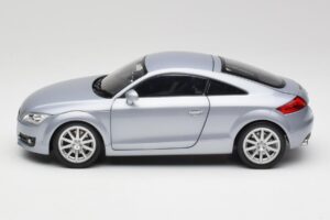 Audi TT 8N RHD Lake Сребърно Металик Minichamps 1:18 150015020 Метал — снимка 4 от 8