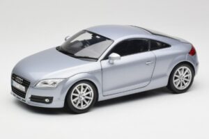 Audi TT 8N RHD Lake Сребърно Металик Minichamps 1:18 150015020 Метал