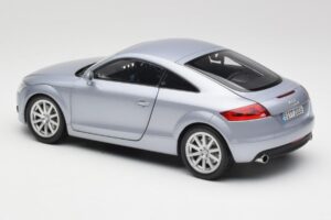 Audi TT 8N RHD Lake Сребърно Металик Minichamps 1:18 150015020 Метал — снимка 7 от 8
