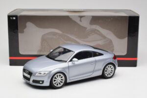 Audi TT 8N RHD Lake Сребърно Металик Minichamps 1:18 150015020 Метал — снимка 8 от 8