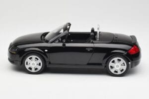 Audi TT 8N Roadster Black Metallic Minichamps 1:18 155017030 Метал — снимка 3 от 6