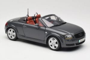 Audi TT 8N Roadster Сив Maisto 1:18 50346 Метал — снимка 6 от 8