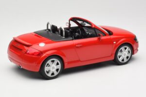 Audi TT 8N Roadster Червен Minichamps 1:18 155017032 Метал — снимка 2 от 6