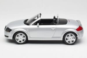 Audi TT 8N Roadster Silver Metallic Minichamps 1:18 155017031 Метал — снимка 3 от 6