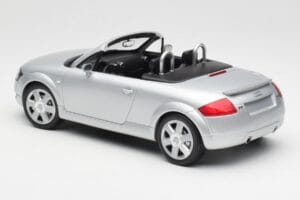 Audi TT 8N Roadster Silver Metallic Minichamps 1:18 155017031 Метал — снимка 5 от 6