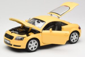 Audi TT 8N Жълт Revell 1:18 08954-M1 Метал — снимка 2 от 8
