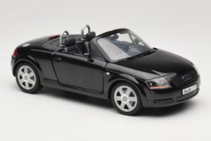 Audi TT 8N Roadster Черен Revell 1:18 08980 Метал — снимка 6 от 8