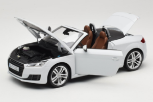 Audi TT 8S Roadster Glacier White Minichamps 1:18 5011400515 Метал — снимка 2 от 8