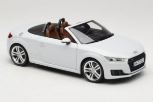 Audi TT 8S Roadster Glacier White Minichamps 1:18 5011400515 Метал — снимка 6 от 8