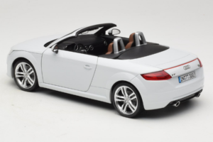 Audi TT 8S Roadster Glacier White Minichamps 1:18 5011400515 Метал — снимка 7 от 8