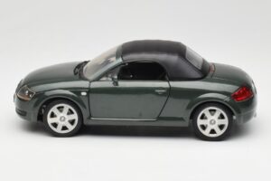 Audi TT 8N Roadster Зелен Revell 1:18 8979 Метал — снимка 4 от 8