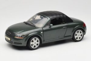 Audi TT 8N Roadster Зелен Revell 1:18 8979 Метал